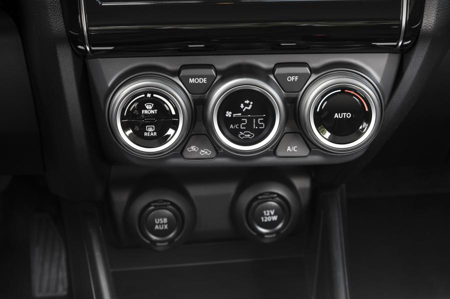 Детали интерьера Suzuki Swift 2017 года  (WW) (фото 92 из 101)